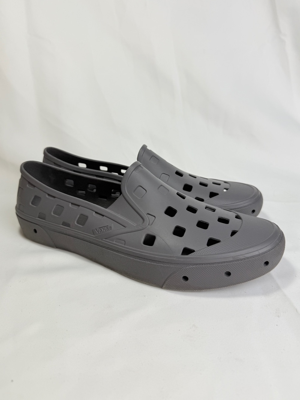 Vans Slip-On TRK Charcoal Grey Men’s Water Shoes Size 11